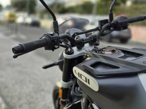 HUSQVARNA SVARTPILEN 401 ALGÉS, LINDA-A-VELHA E CRUZ QUEBRADA-DAFUNDO