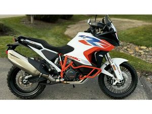 2024 KTM SUPER ADVENTURE 1290 R W/ ACCESSORIES