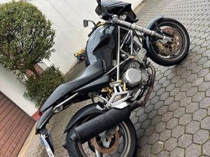 DUCATI MONSTER 750 SCHWARZ
