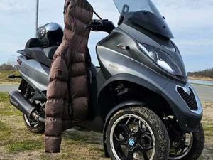 PIAGGIO MP3 500 ABS ASR AKRAPOVIC GRIJS