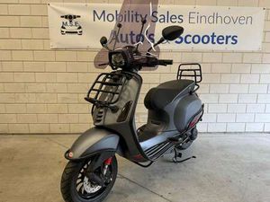 VESPA SPRINT 50 SNORSCOOTER GRIJS