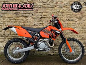 KTM EXC 400 CC 4T ENDURO BIKE, 2006 MODEL, ROAD REGISTERED, AMAZING CONDITION