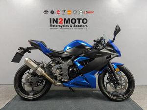 2019 (68) KAWASAKI NINJA 125 CC BX AKF IN BLUE WITH 6,998 MILES