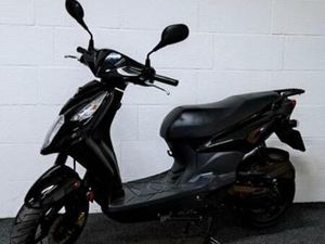 ZWARTE SYM ORBIT II BROMSCOOTER — SCOOTERS | SYM — MARKTPLAATS