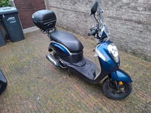 SYM MIO 50I SNORFIETS 2020 (BLAUW KENTEKEN) — SCOOTERS | SYM — MARKTPLAATS