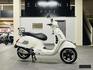 2015 PIAGGIO VESPA VESPA GTS 300 SUPER 70TH SE SCOOTER PETROL AUTOMATIC