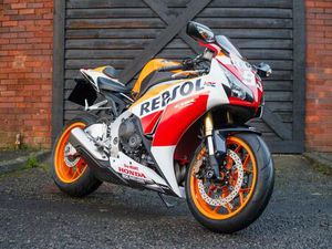 HONDA SPORT CBR1000RR FIREBLADE 999 CC