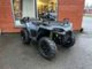 570 EPS DELUXE TRAKTORI 60KM/H MY 2026