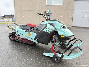 SKIDOO FREERIDE 154 850 E-TEC TURBO R