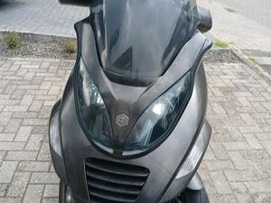 ZU VERKAUFEN MP3 250 PIAGGIO