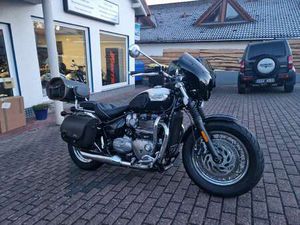 TRIUMPH BONNEVILLE SE
