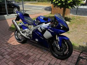 YAMAHA YZF-R1