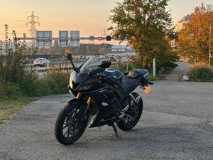 YAMAHA YZF R-125 JAHRGANG 2021