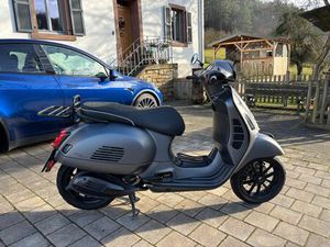 VESPA GTS 300 SUPER SPORT HPE