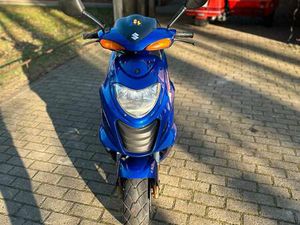 SUZUKI KATANA AY50 – 50 CCM ROLLER