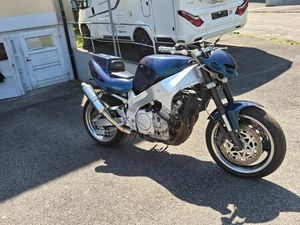 STREETFIGHTER YAMAHA YZF 750 R