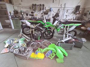 KAWASAKI KX 500 KOMPLETT ALU-RAHMEN / CHASSIS / VIELE TEILE