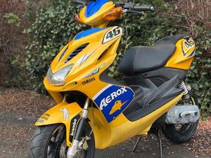 YAMAHA AEROX MBK NITRO VALENTINO ROSSI ROLLER/MOFA 25/45 5000KM‼️