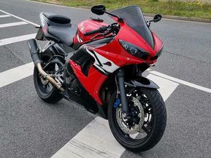 YAMAHA YZF R6