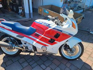 HONDA CBR 1000F INKL TEILETRÄGER