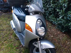 HONDA NES 125 JF07 - MOTOROLLER - KLEINKRAFTROLLER