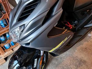 NEUWERTIGER ROLLER VON YAMAHA AEROX 1013 KM GELAUFEN