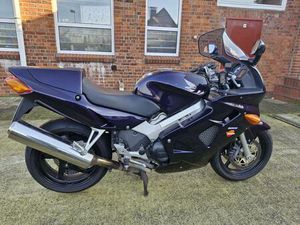 HONDA VFR 800 FI, 106 PS, 51.000 KM, TÜV 07/27, SONDERLACK !