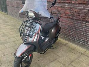 VESPA SPRINT 2025 FULL OPTION — SCOOTERS | VESPA — MARKTPLAATS