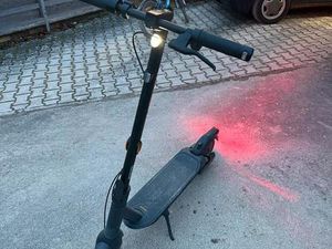 NINEBOT SEGWAY MAX G2D E-SCOOTER VERSICHERT VOLLAUSSTATTUNG