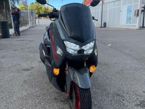 YAMAHA - NMAX