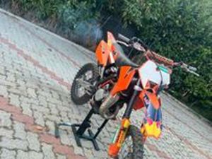 MOTO PERFETTA CON MOLTA POTENZA TANTO DIVERTIMENTO