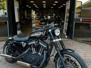 HARLEY-DAVIDSON SPORTSTER 883 R