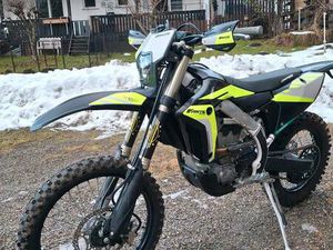 FANTIC XEF 250 BLACK EDITION 2024