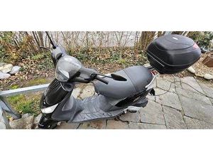 PIAGGIO ZIP 100 CCM 4TAKT 9000KM CANTON ARGOVIE -