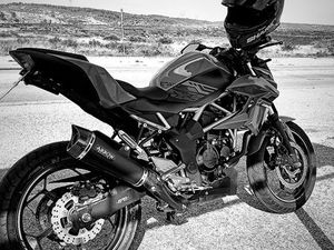 VENDS 125 Z PACK PERFORMANCE 13.000 KMS ENCORE GARANTIE CHEZ KAWA 3.000