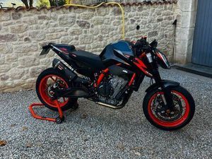 KTM 890 DUKE R