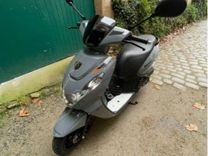 SCOOTER PEUGEOT KISBEE