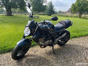 MOTO SUZUKI GLADIUS SFV650