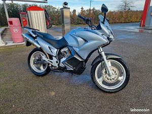 HONDA VARADERO XL TRAVEL ÉDITION