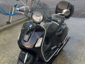 VESPA 300 SUPER SPORT GTS