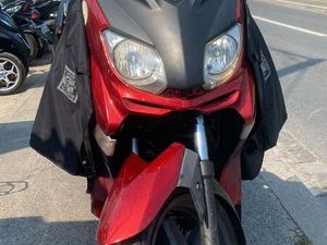 YAMAHA X-MAX 125 ABS