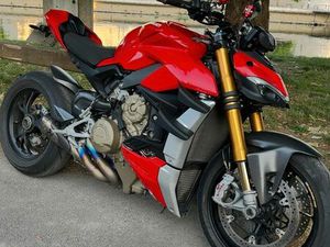 DUCATI STREEFIGHTER V4S