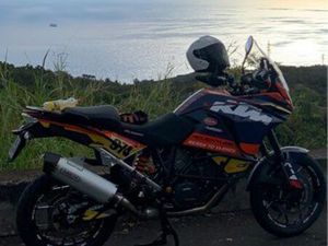KTM 1050 ADVENTURE