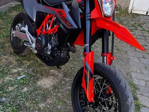 KTM SMCR 690