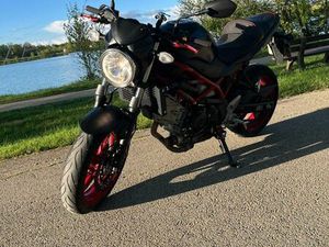 SUZUKI SV650
