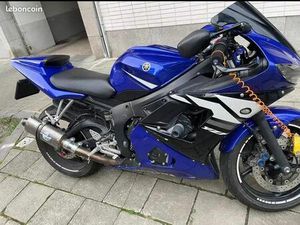YAMAHA R6 2003 INJECTION TRÈS BON ÉTAT