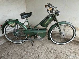 ANCIENNNE MOBYLETTE À 2 VITESSES