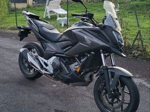 HONDA NC750X DCT