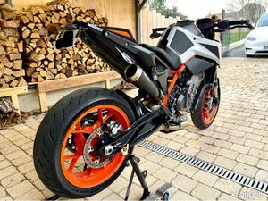 KTM 890 DUKE R