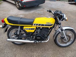YAMAHA - RD250 - 1977